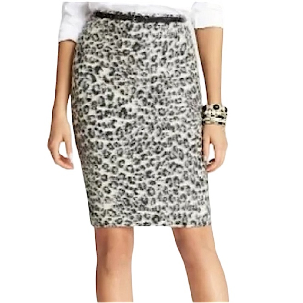ANN TAYLOR: Wool Blend White Leopard Print Pencil Skirt - size 8